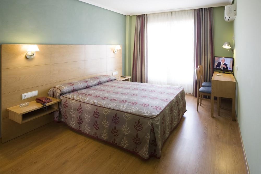 Hotel Los Pasiegos Хознайо Екстериор снимка