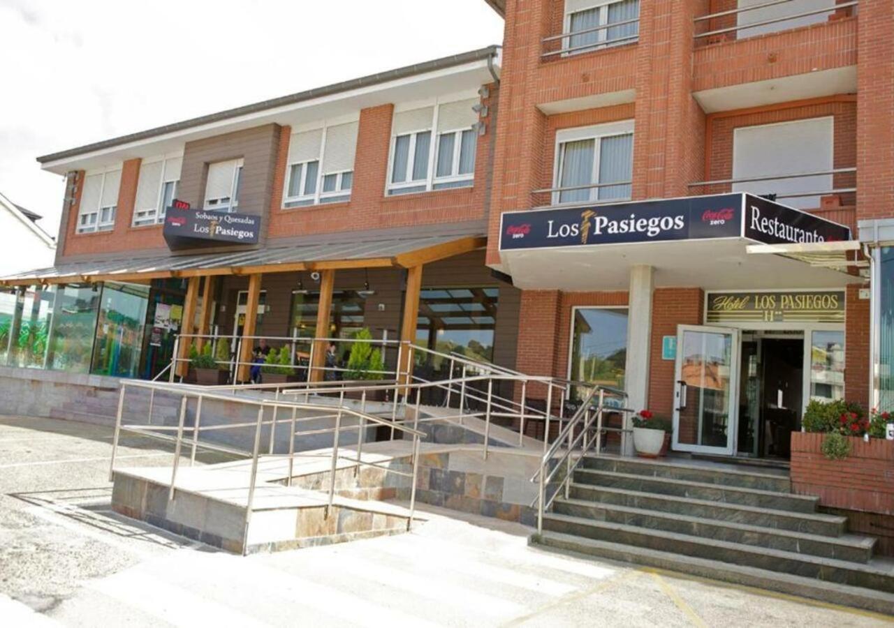 Hotel Los Pasiegos Хознайо Екстериор снимка