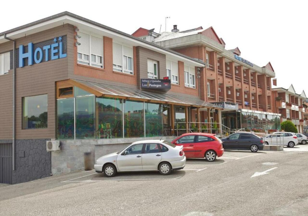 Hotel Los Pasiegos Хознайо Екстериор снимка